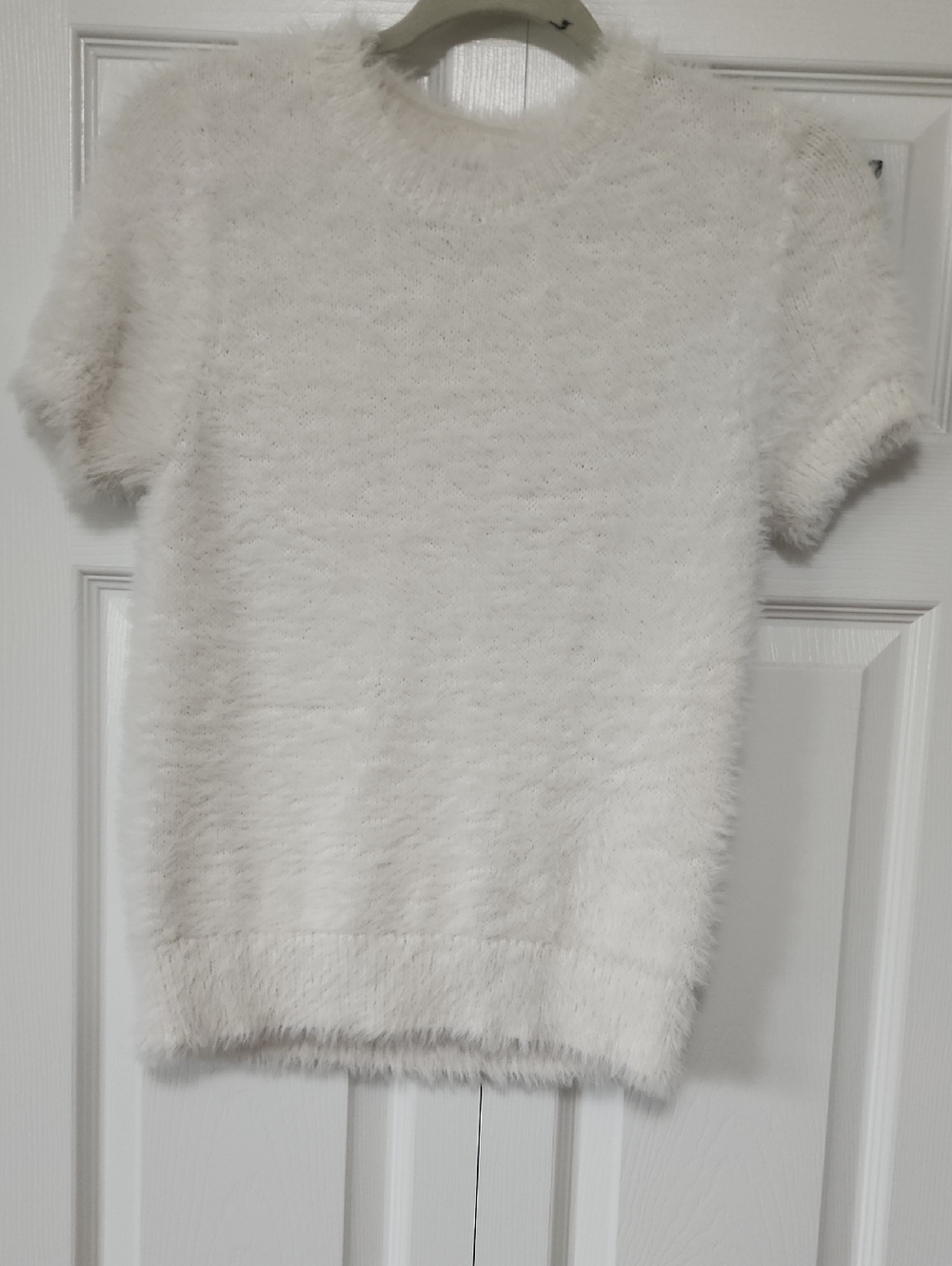 a new day Cream Fuzzy Short-Sleeve Crewneck Sweater Small